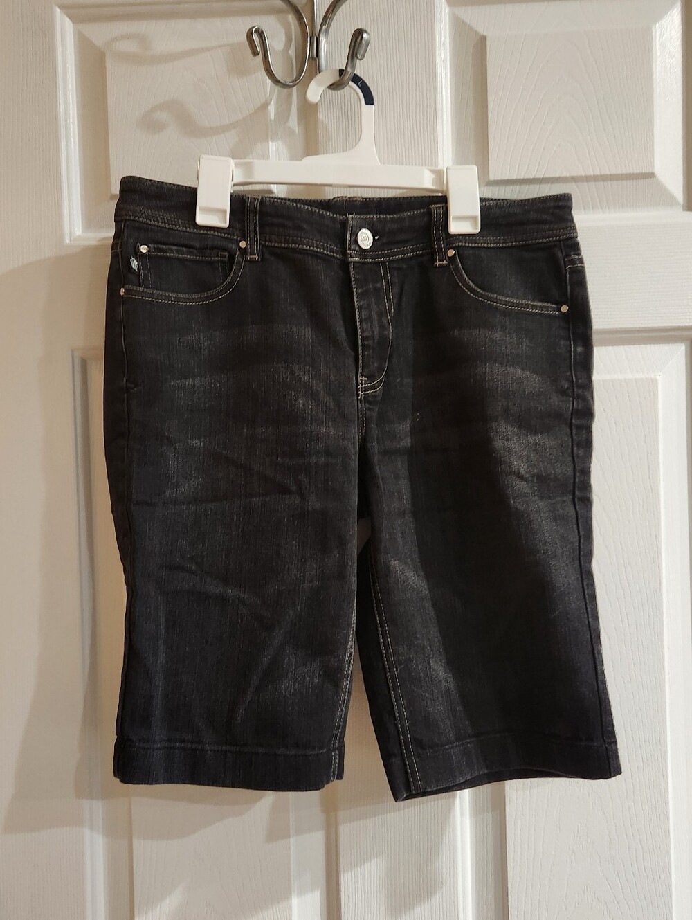 White House Black Market Bermuda Jean Shorts Women's 8 Black Denim